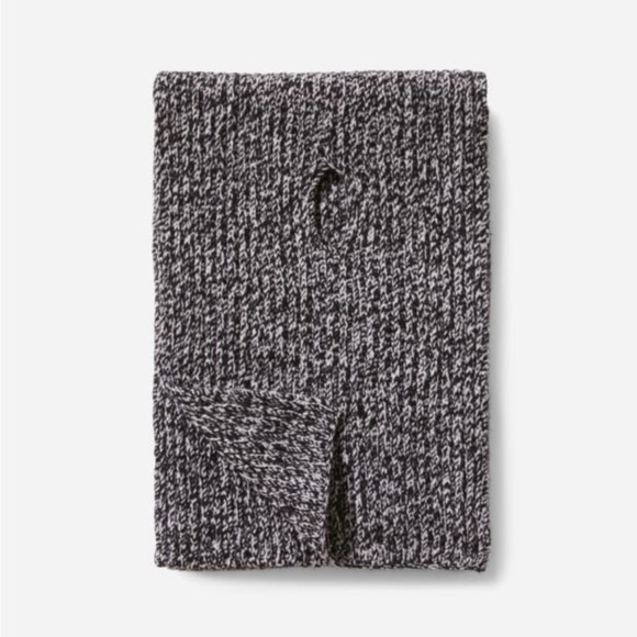 Pull-Through Wool Rib Scarf - Picture 1 of 4